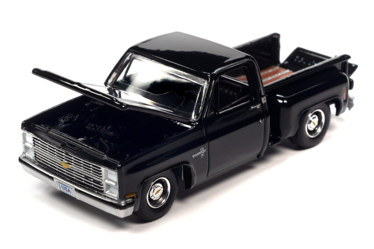1983 Chevrolet Silverado Stepside - Lowered (Black)