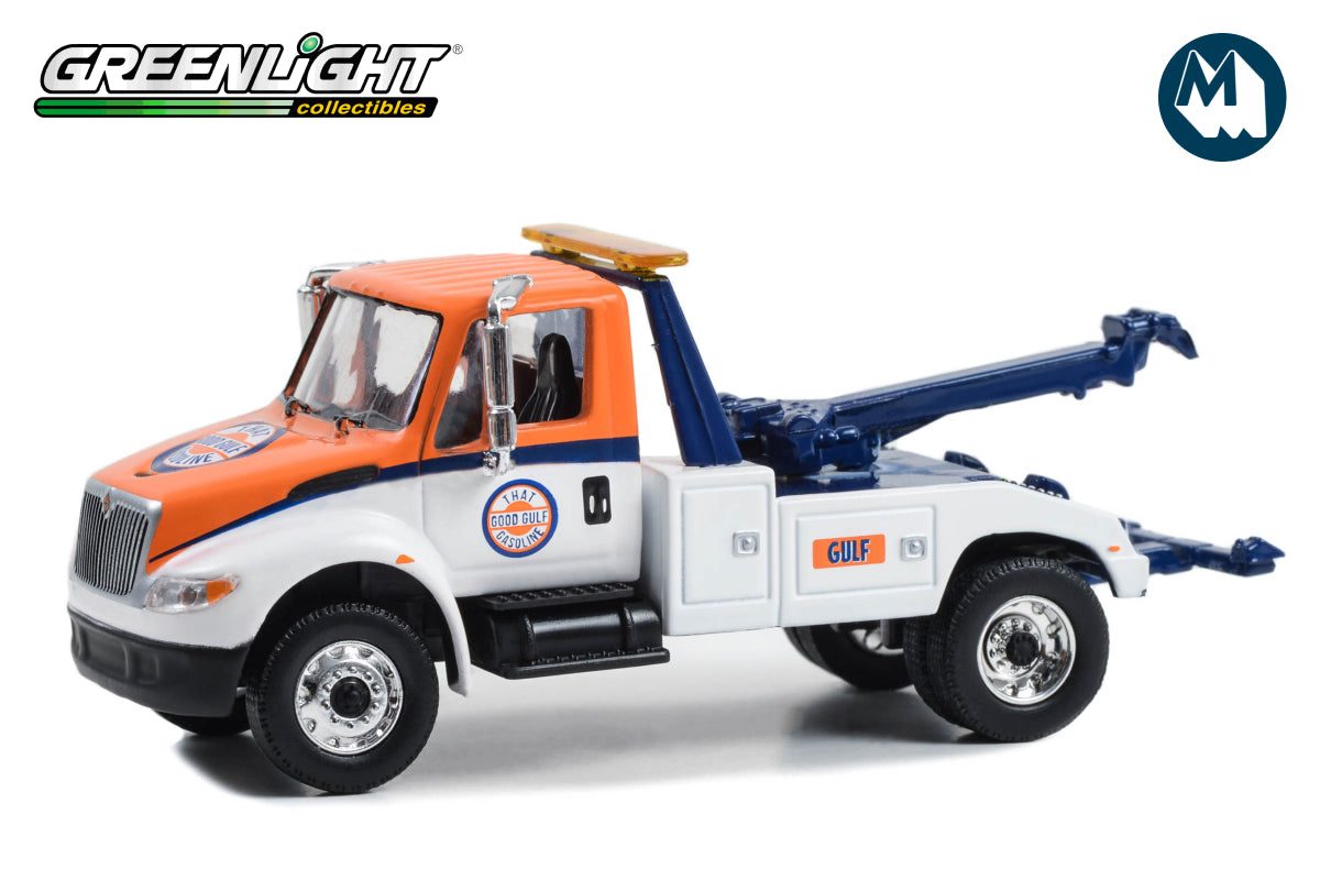International Durastar 4400 Tow Truck - Gulf Oil "That Good Gulf Gasoline"