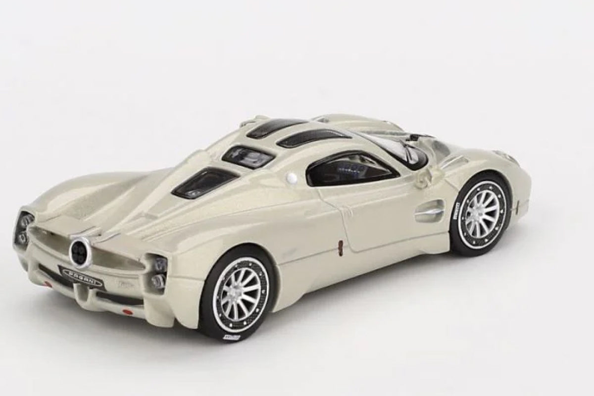 Pagani Utopia Presentation Grigio Rinascimento
