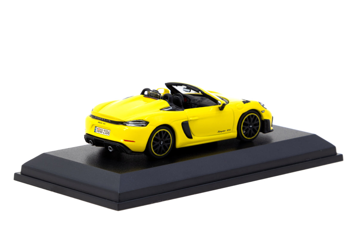 Porsche 718 Spyder RS (Racing Yellow)