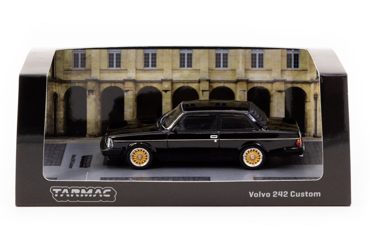 Volvo 242 Custom (Black)