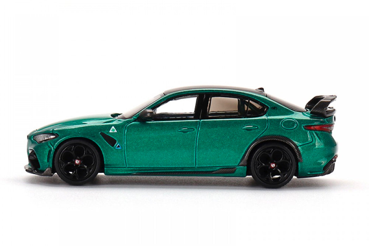 Alfa Romeo Giulia GTAm Verde Montreal