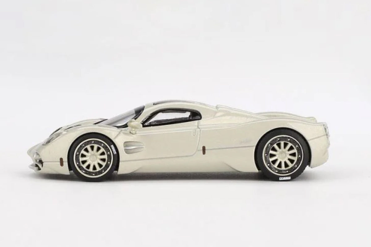 Pagani Utopia Presentation Grigio Rinascimento