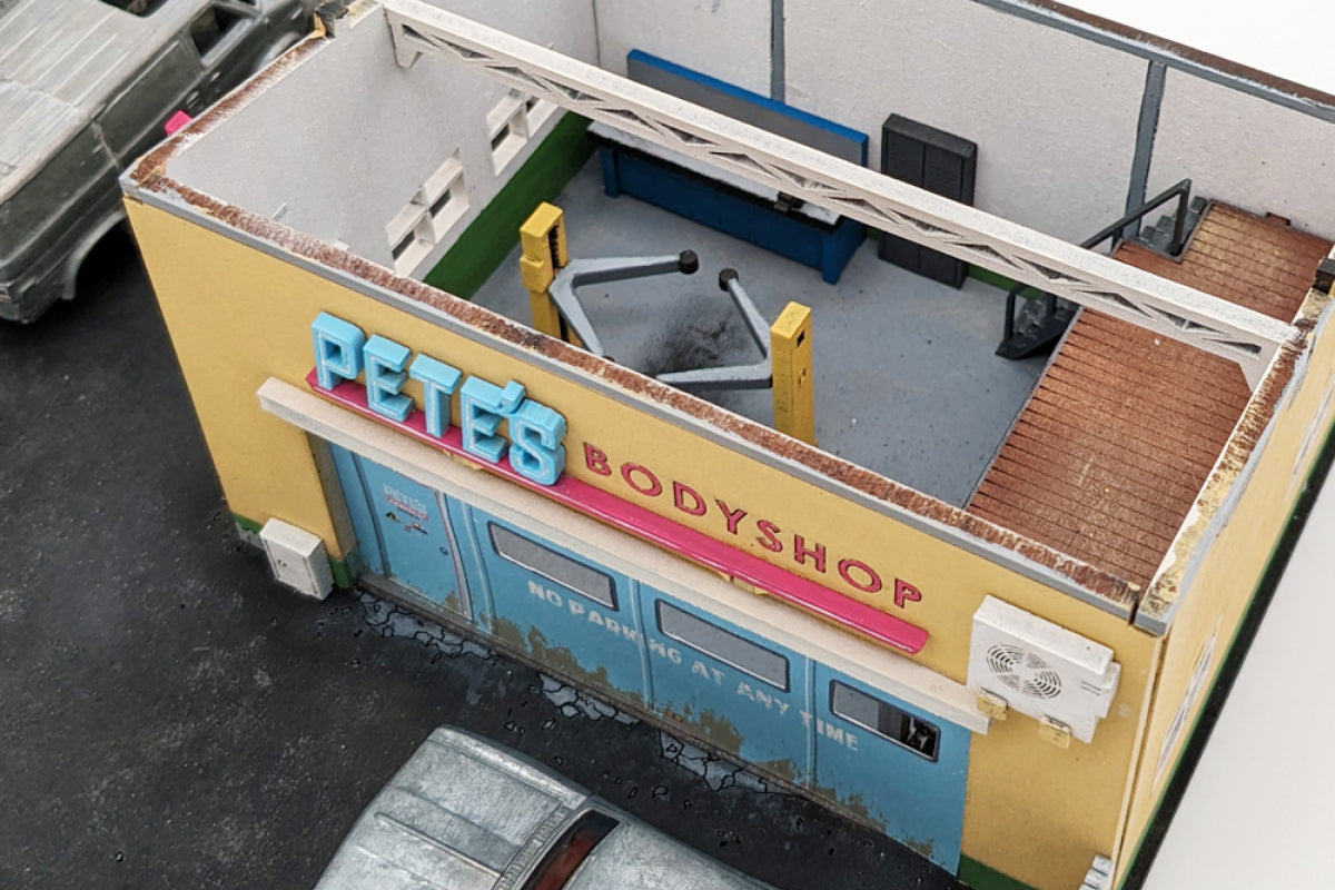 1:64 Diorama Kit - Pete's Bodyshop