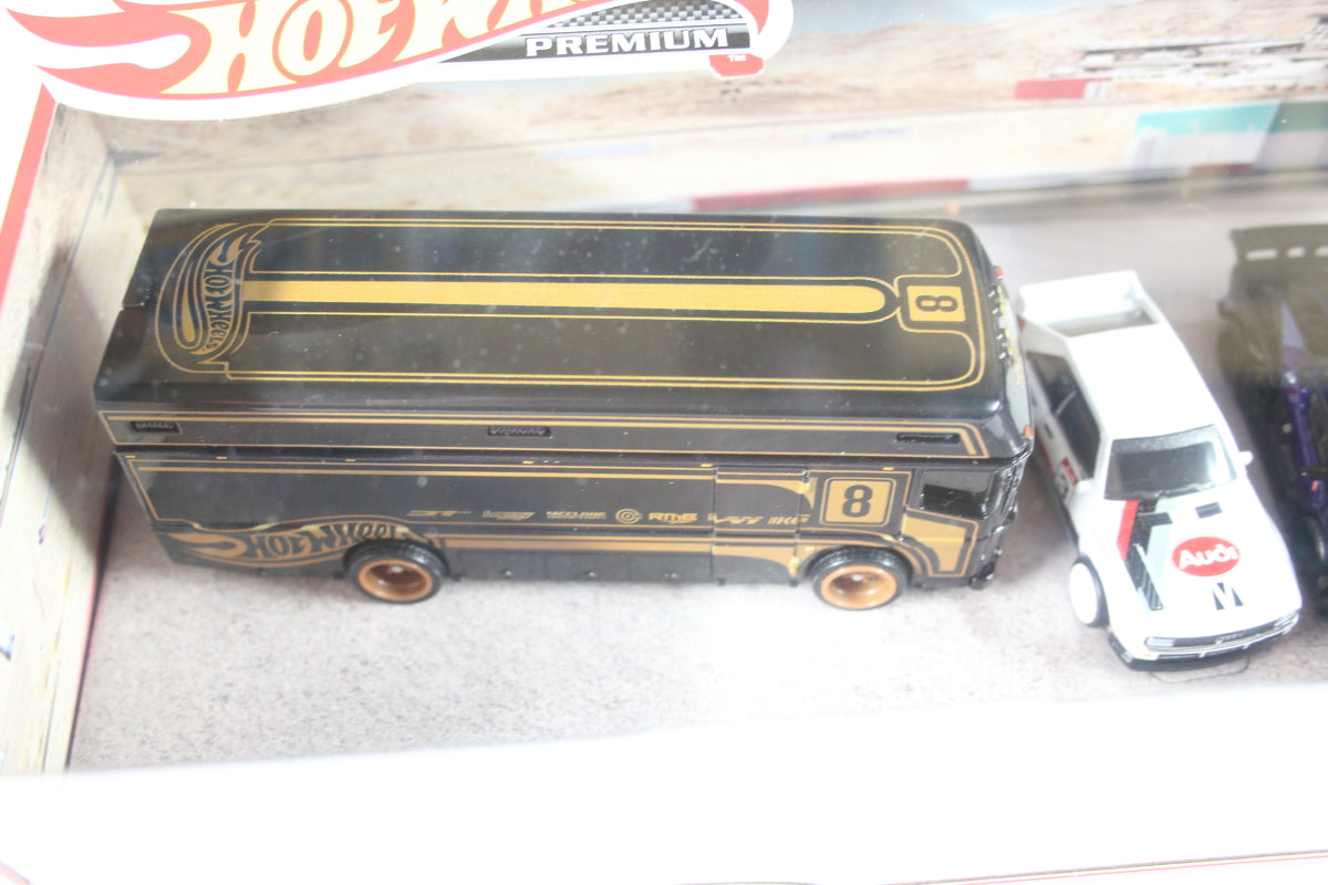 Hot Wheels Premium Collector Set - Track Day