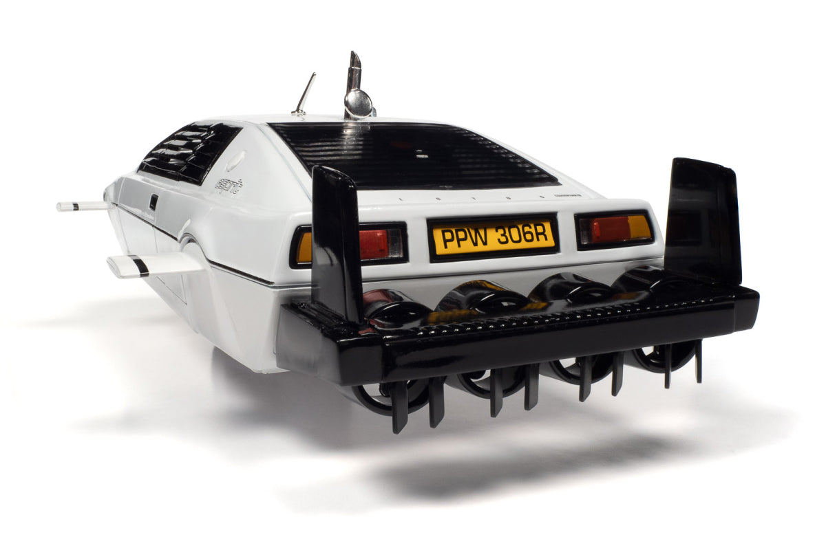 1:18 - 1971 Lotus Espirit Series 1 / James Bond. The Spy Who Loved Me