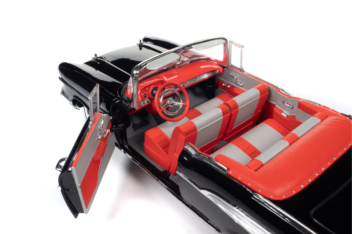 1:18 - 1957 Chevrolet Bel Air Convertible / James Bond. Dr No.