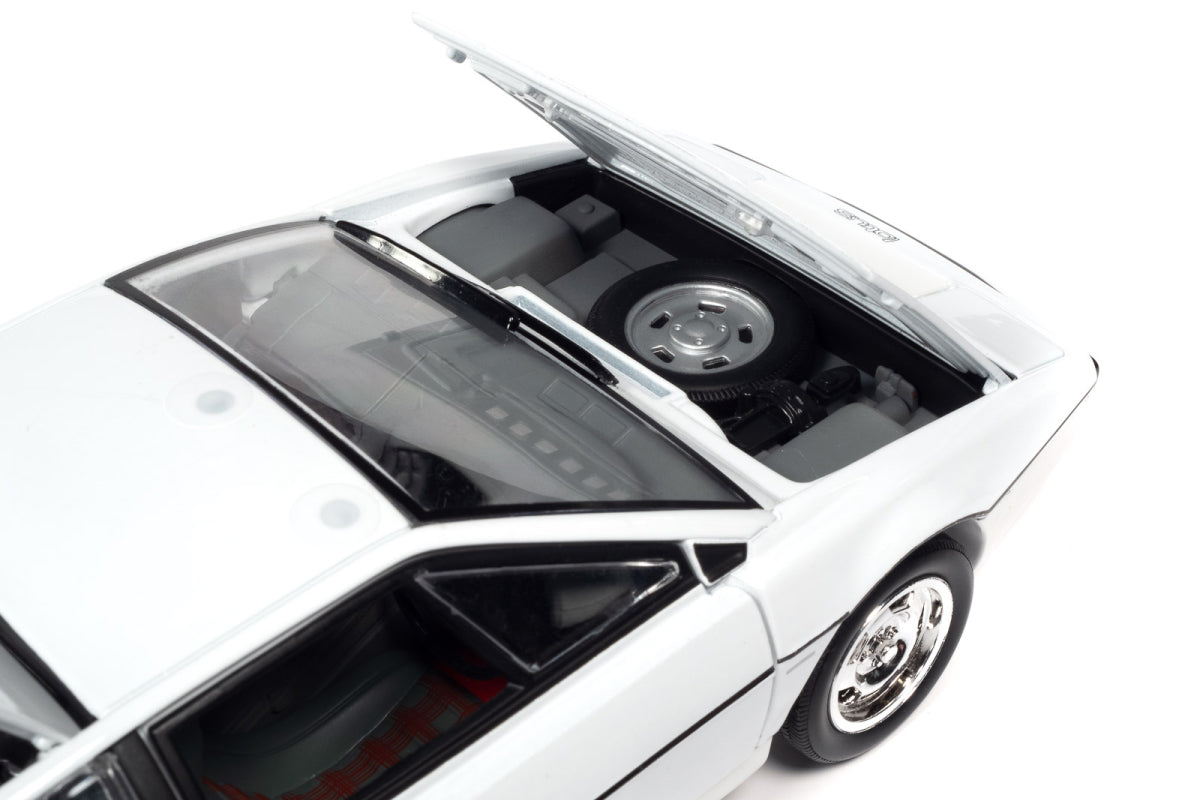 1:18 - 1971 Lotus Espirit Series 1 / James Bond. The Spy Who Loved Me