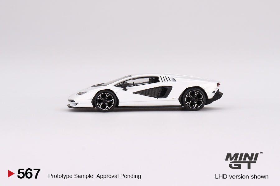 #567 - Lamborghini Countach LPI 800-4 Bianco Siderale