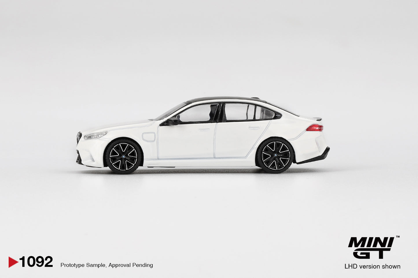 #1092 - BMW M5 (Alpine White)