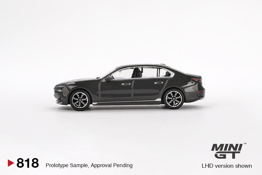 #818 - BMW i7 xDrive60 (Dravit Grey)