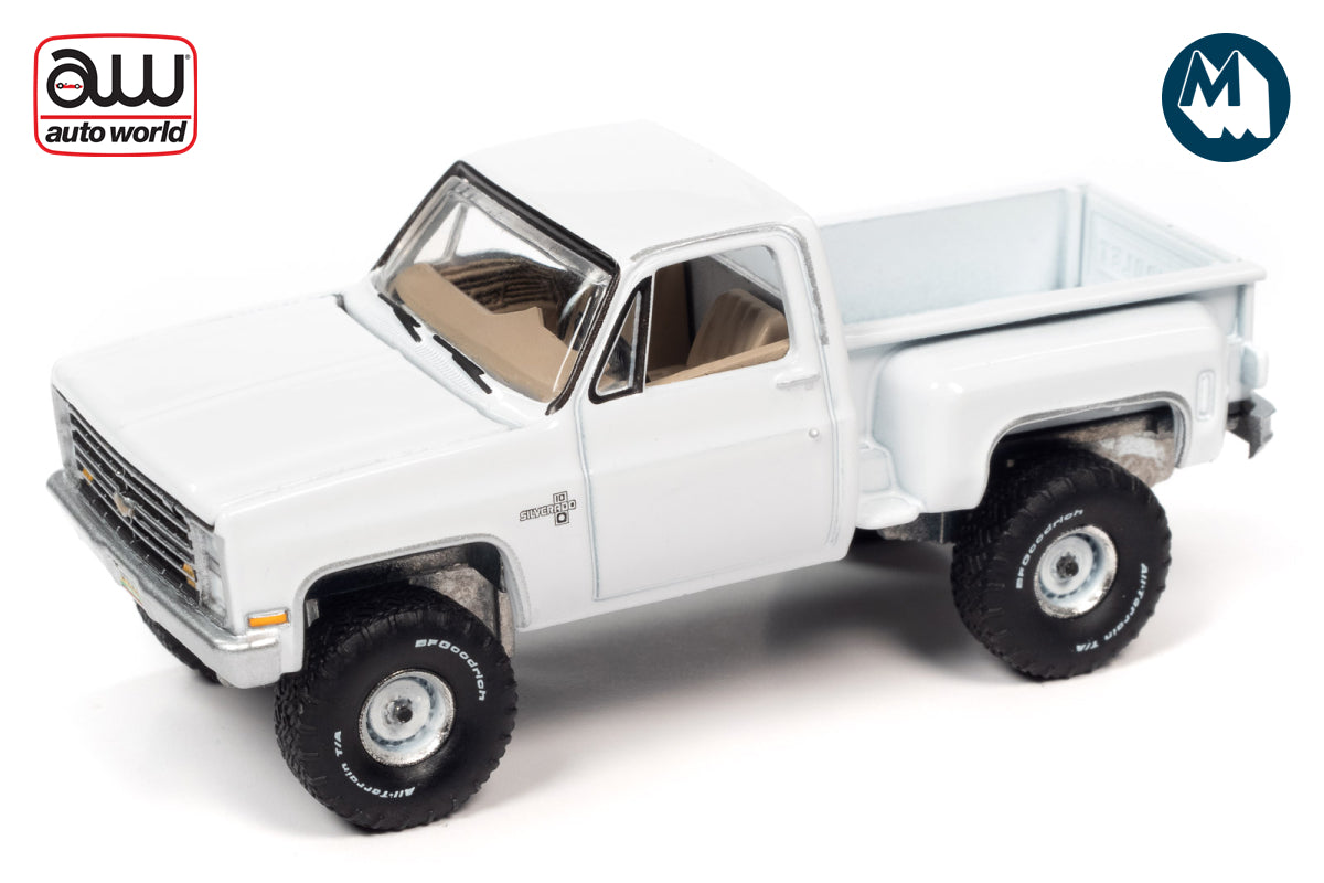 1986 Chevrolet Silverado Step Side 4x4 (White)