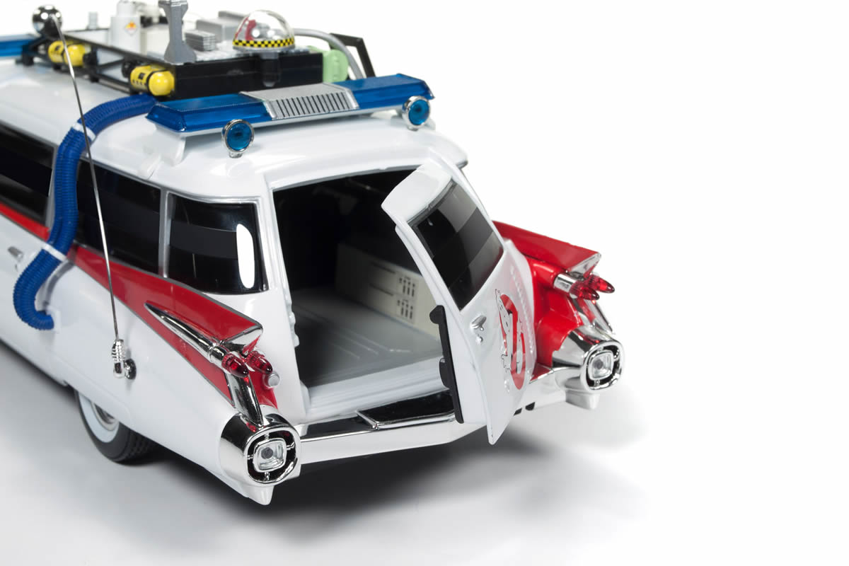 1:18 - Ghostbusters Ecto 1