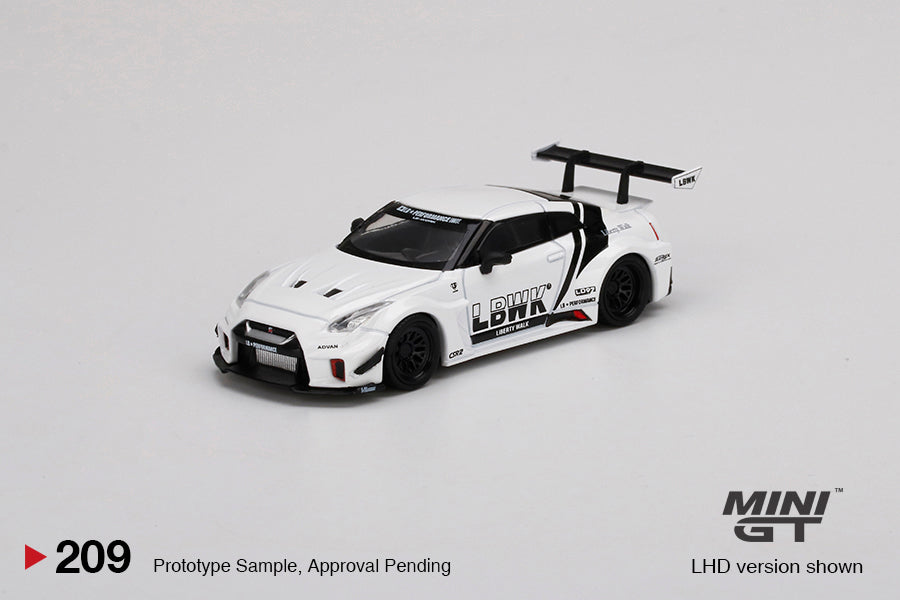 #209 - LB-Silhouette WORKS GT NISSAN 35GT-RR Ver.2 White LBWK
