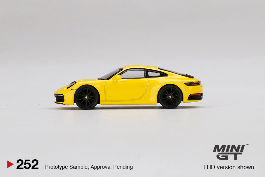 #252 - Porsche 911 Carrera 4S Racing (Yellow)