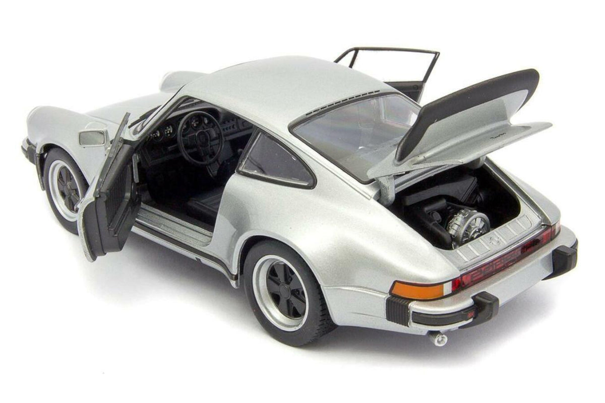 1:24 - Porsche 911 Turbo (Silver)