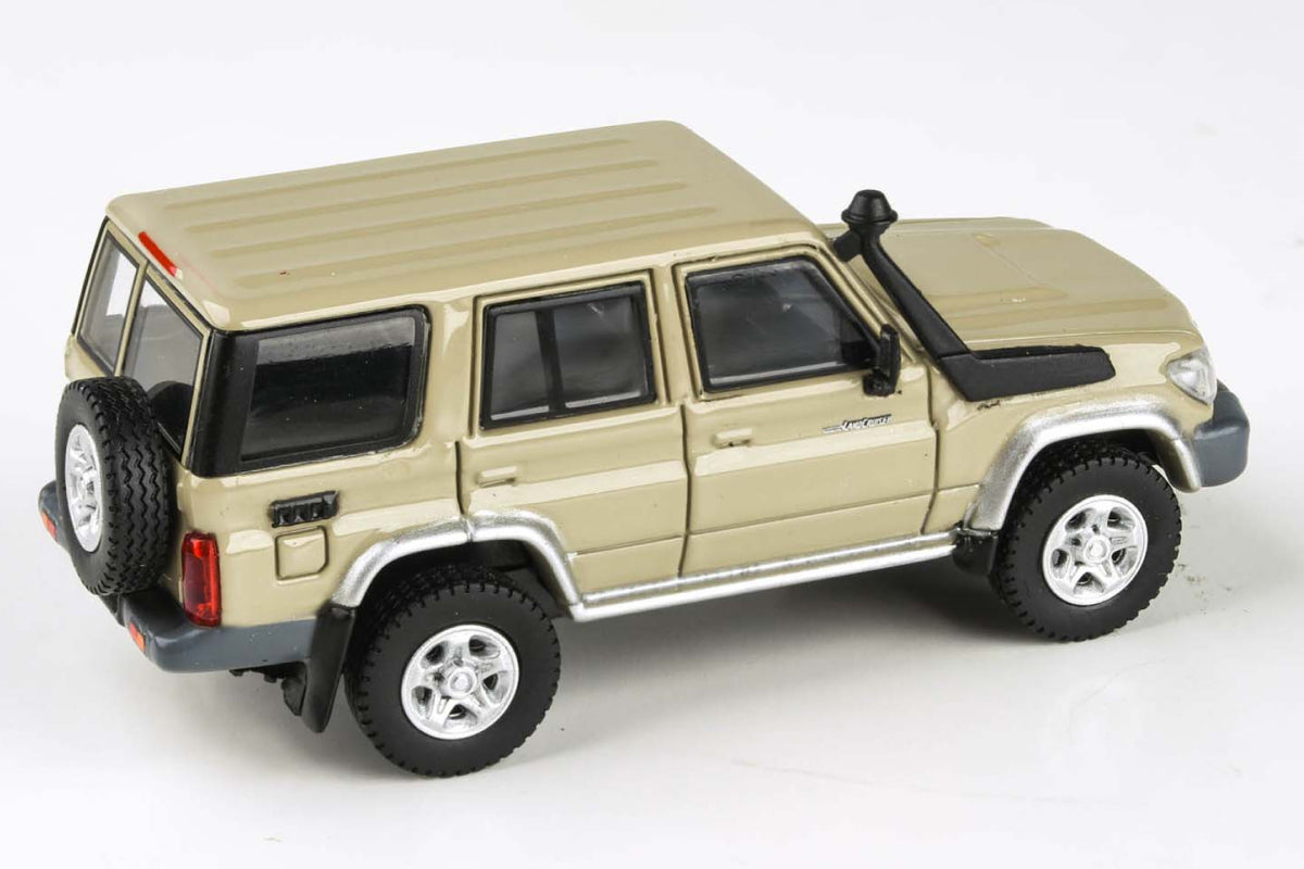 Toyota Land Cruiser 76 (Sandy Taupe)