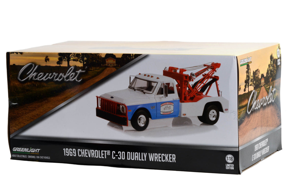 1:18 - 1969 Chevrolet C-30 Dually Wrecker / Hazzard County Garage