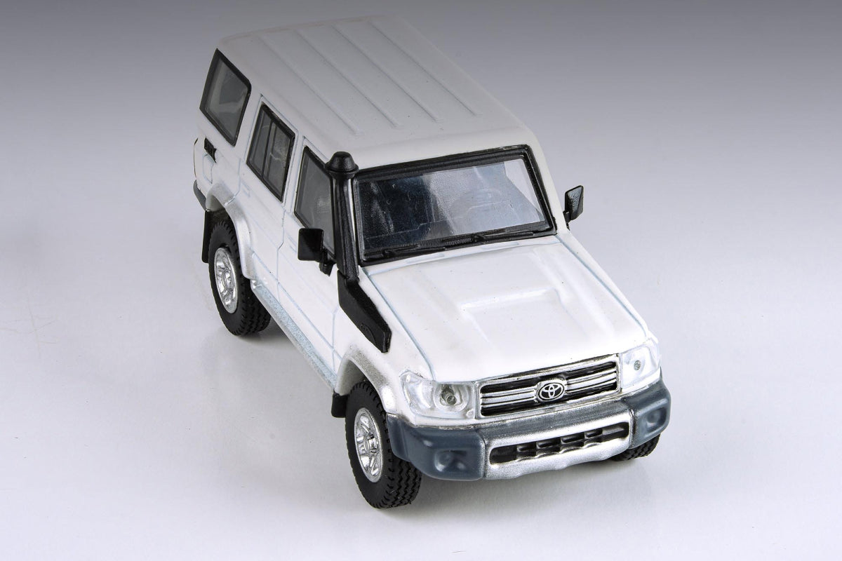 Toyota Land Cruiser 76 (French Vanilla)