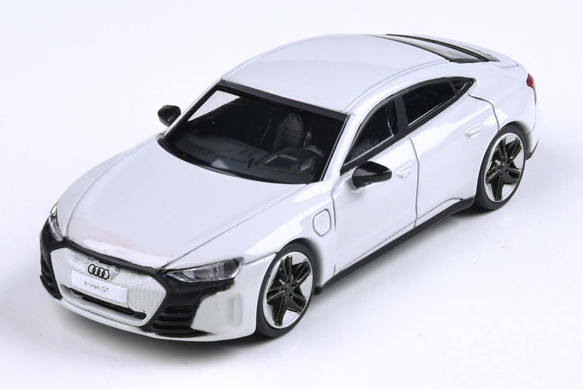 Audi e-tron GT (Ibis White)