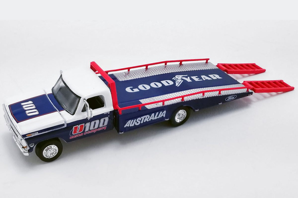 Allan Moffat 1970 Ford F-350 Ramp truck with U100 1969 Ford Trans Am Mustang