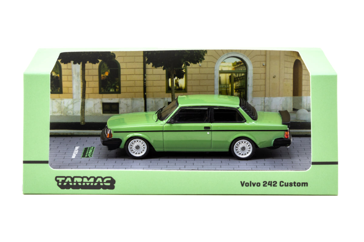 Volvo 242 (Custom Green)