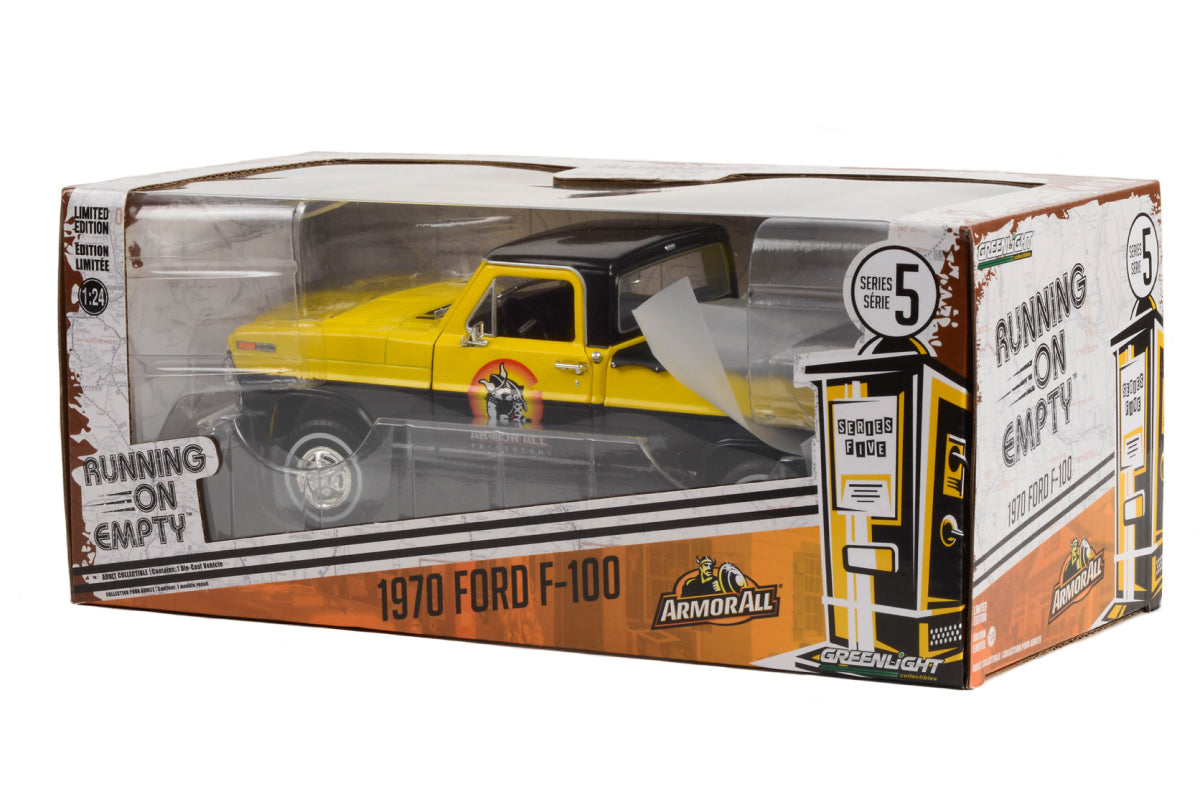 1:24 - 1970 Ford F-100 with Bed Cover / Armor All