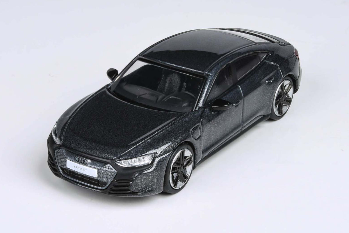 Audi RS e-tron GT (Daytona Grey)