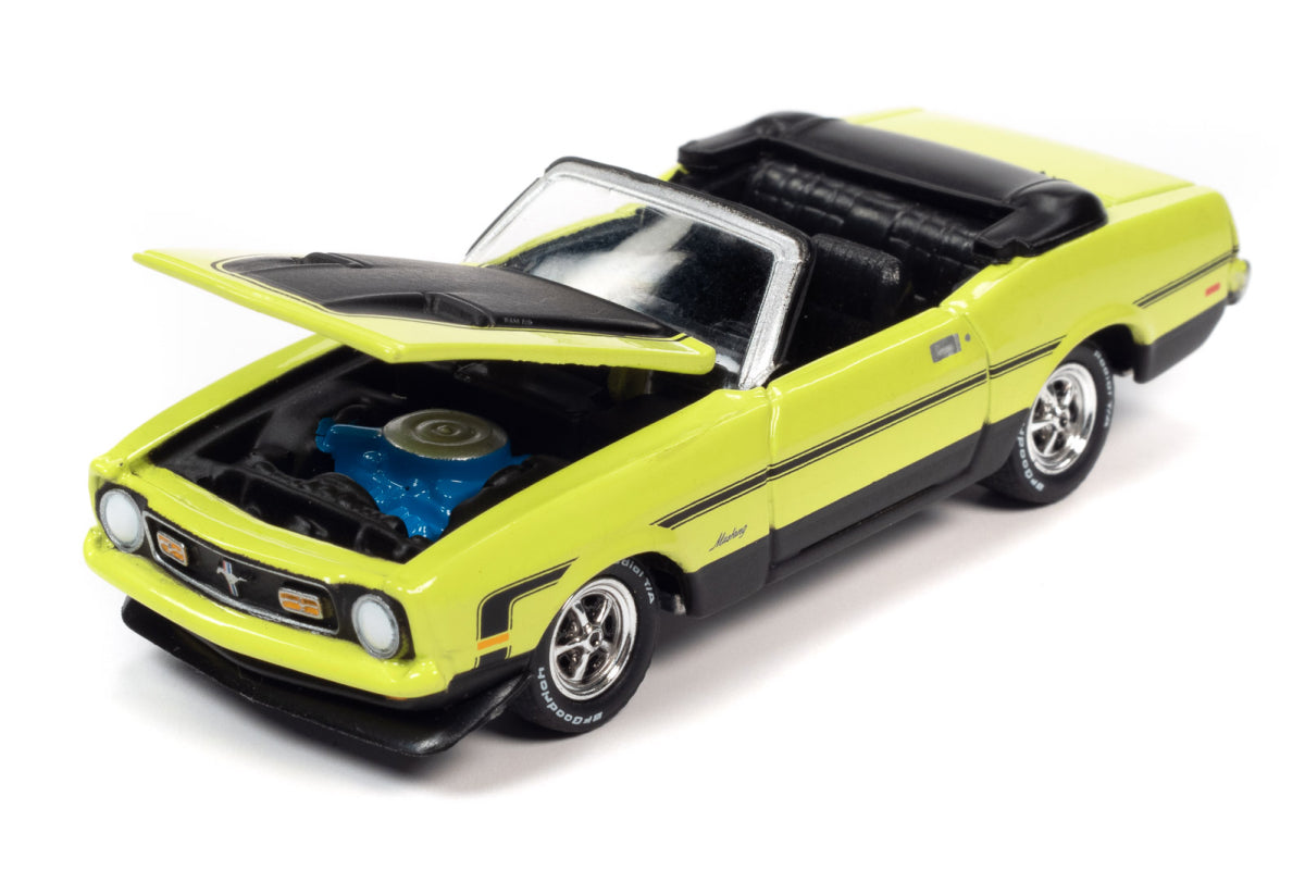 1972 Ford Mustang Convertible / 1972 Chevy Chevelle Heavy Chevy - Class of 1972 (Version A)