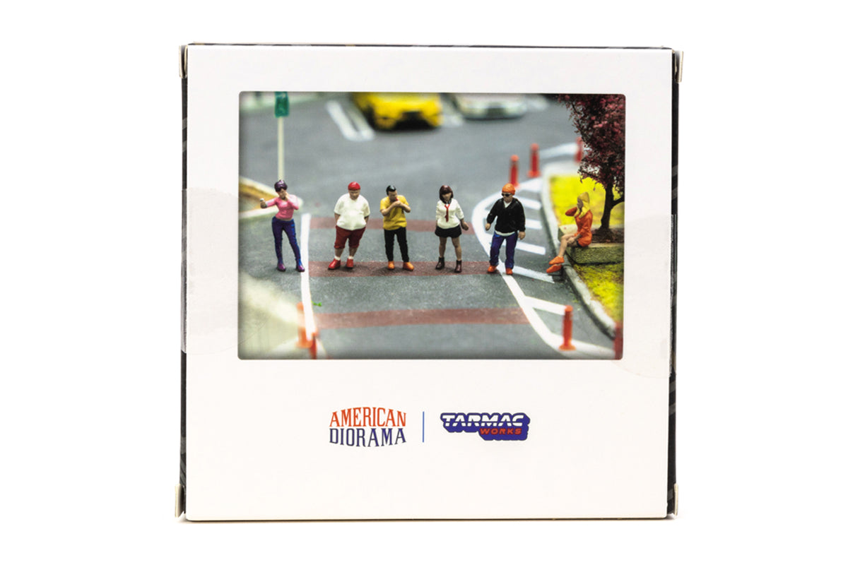 1:64 American Diorama / Tarmac Works - Car Meet 1 Figures Set (T64F-003-OR)