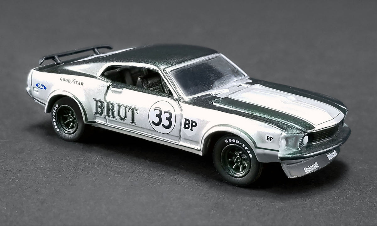 Allan Moffat / Brut - Ford F-350 Ramp Truck with #33 1969 Trans Am Mustang