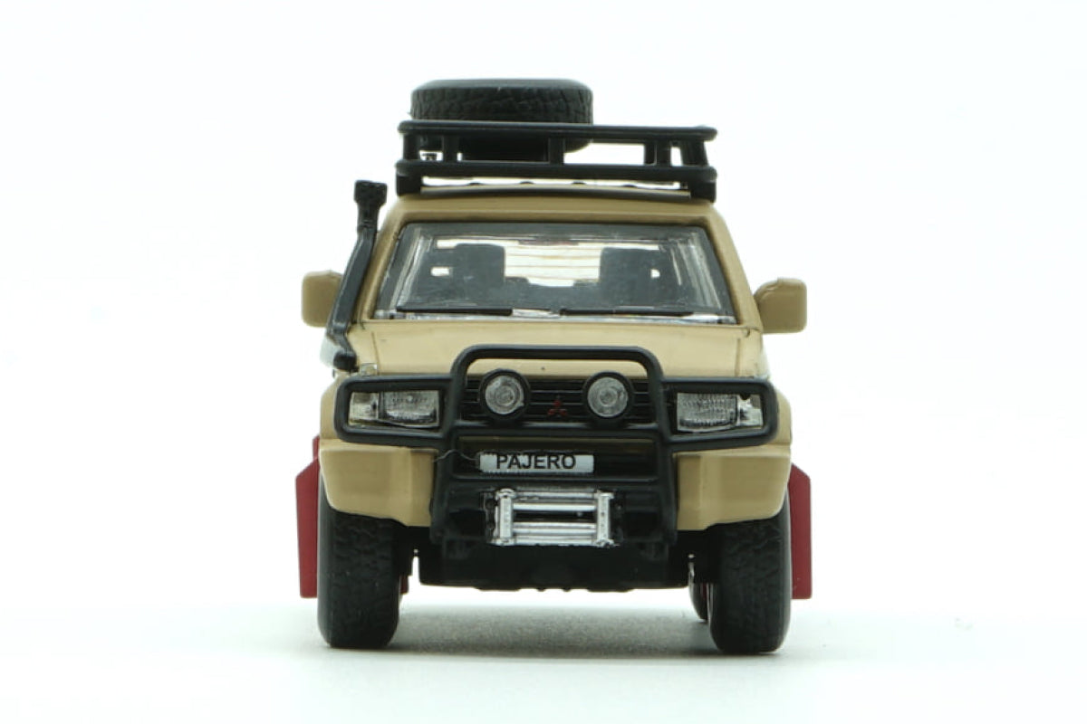 Mitsubishi Pajero 2nd Generation - Jungle Pack (Matte Ivory)
