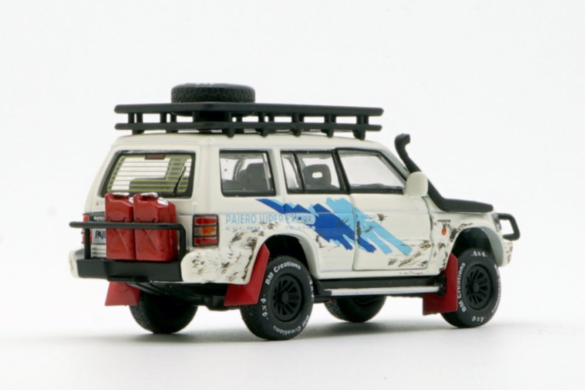 Mitsubishi Pajero 2nd Generation - Jungle Pack (White)