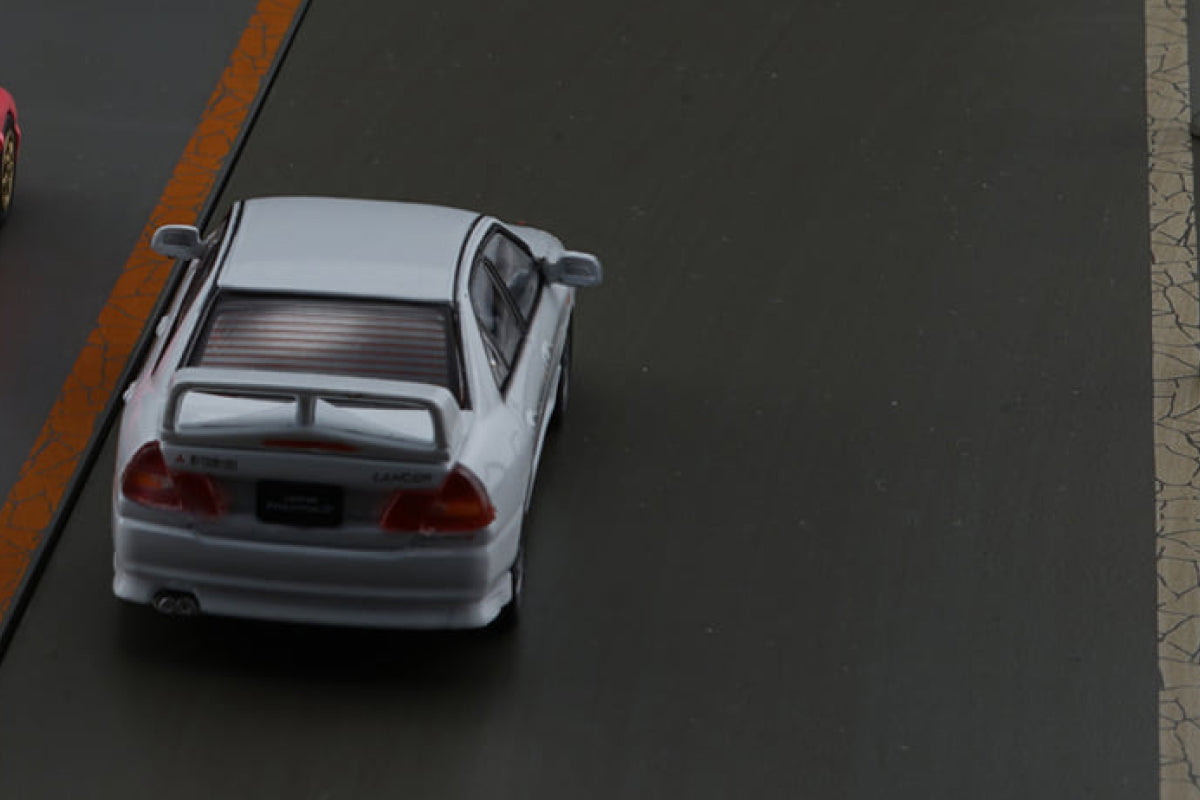 Mitsubishi Lancer Evolution IV ID with figure (White)
