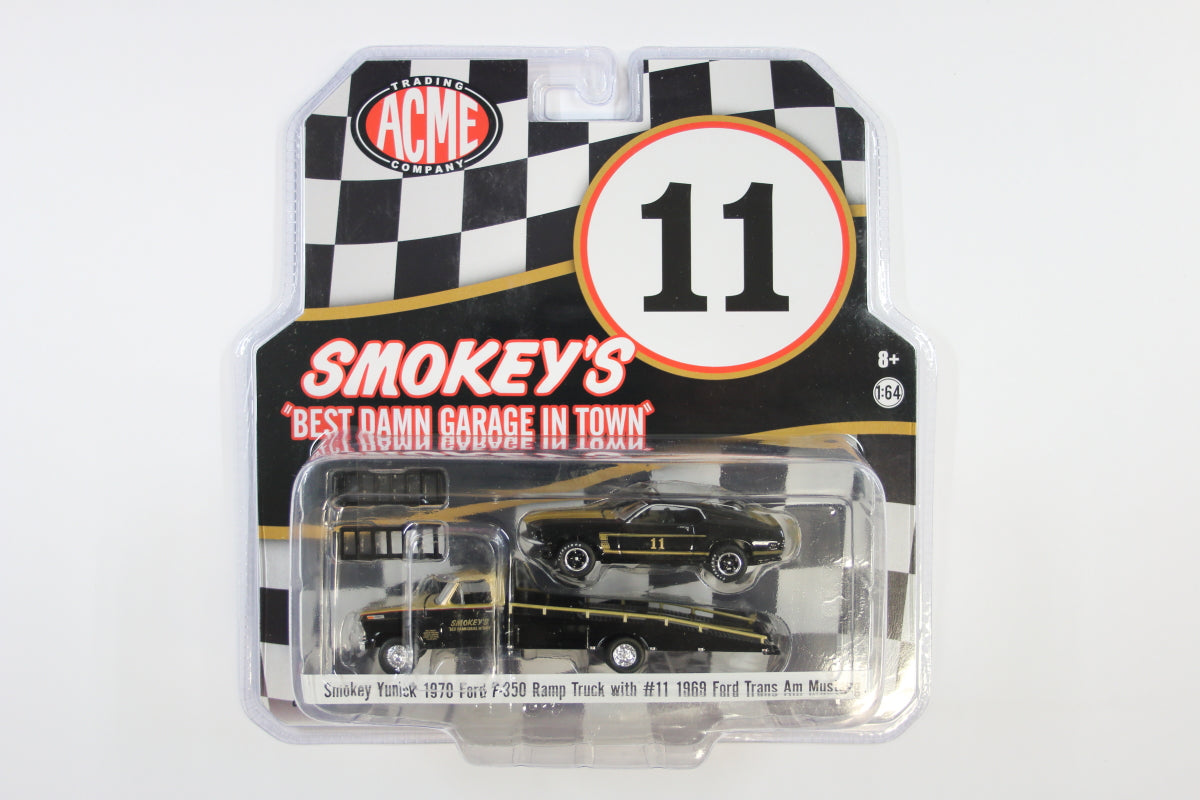 1970 Ford F-350 Ramp Truck with #11 1969 Ford Trans AM Mustang (Smokey Yunick)