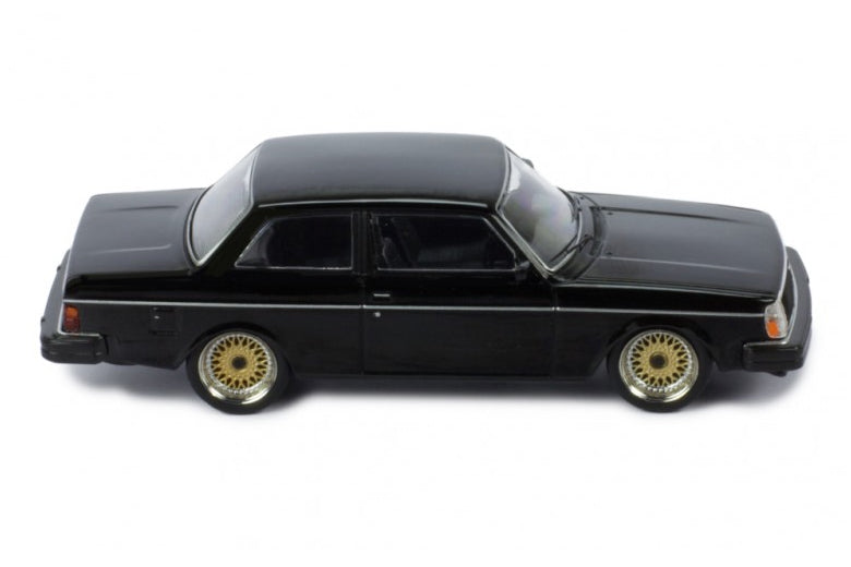 1:43 - Volvo 242 1980 (Black)