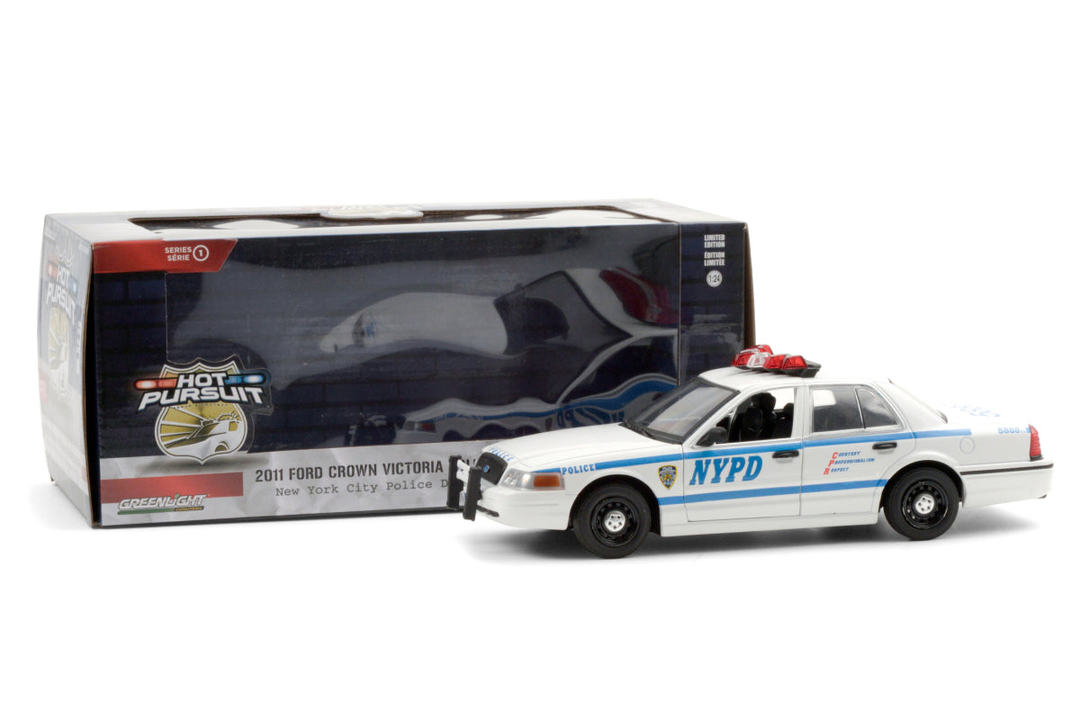 1:24 - 2011 Ford Crown Victoria Police / New York City Police Dept (NYPD)