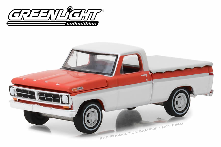 1971 Ford F-100 with Bed Cover