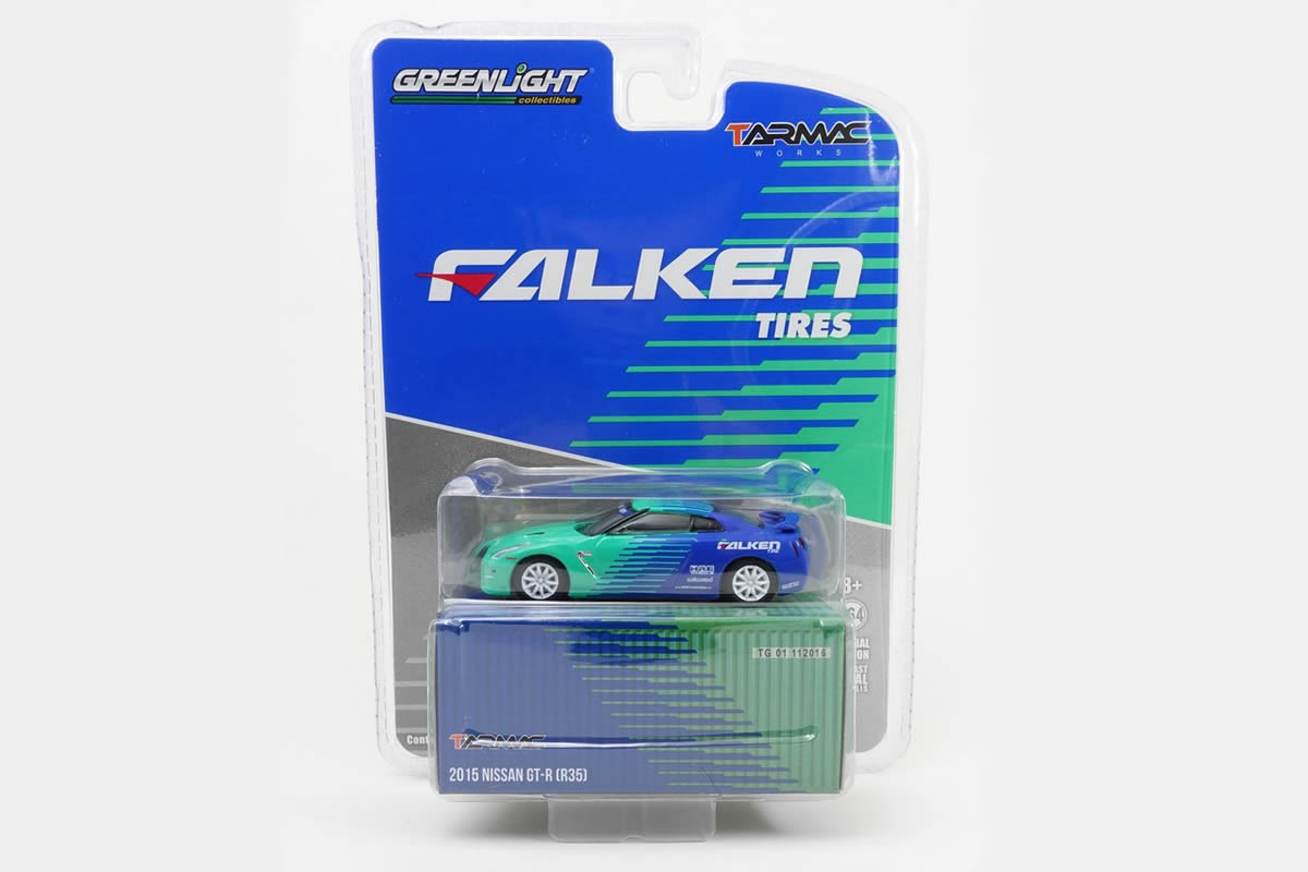 2015 Nissan GT-R R35 / Falken Tires