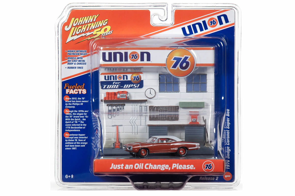 Union 76 Interior Service Station Façade / 1970 Dodge Super Bee