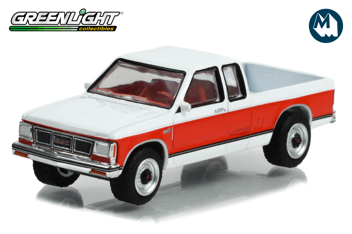 1984 GMC S-15 Sierra Classic 4x4 (Apple Red and Frost White)