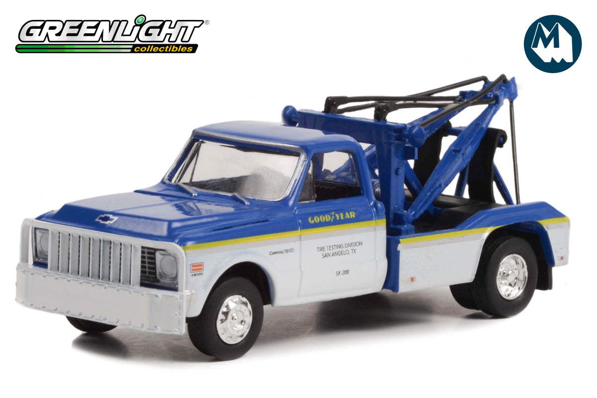 1972 Chevrolet C-30 Dually Wrecker / Goodyear Tire Testing Division
