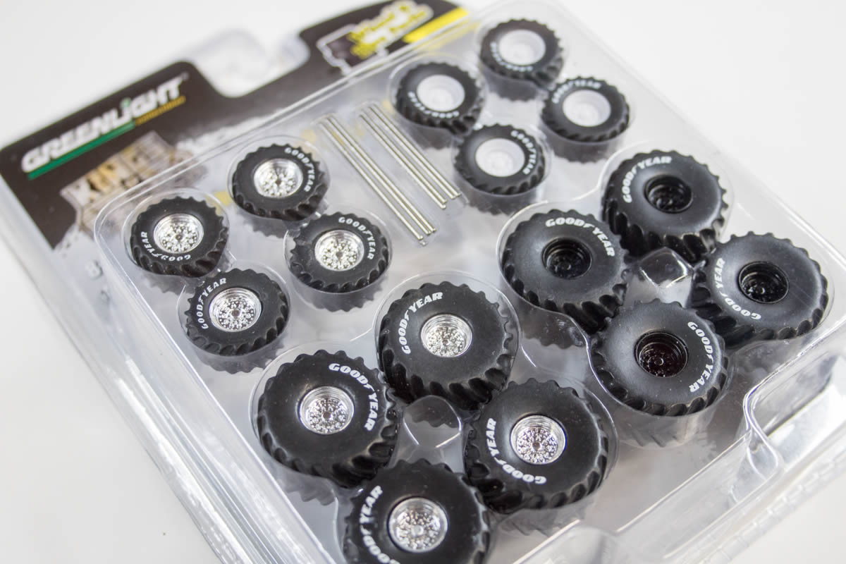 Greenlight Kings of Crunch Goodyear Wheel & Tyre Pack