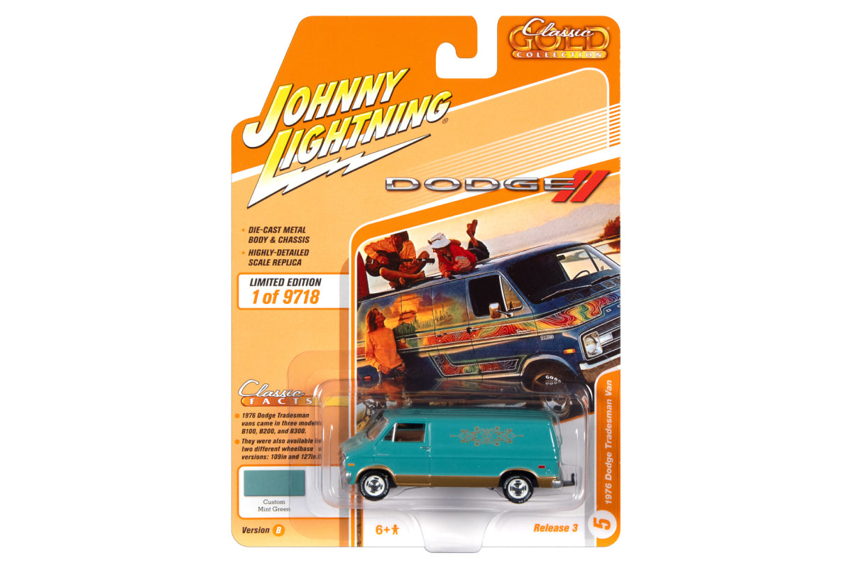 1976 Dodge Tradesman Van (Mint Green)