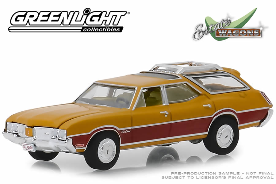 1970 Oldsmobile Vista Cruiser (Nugget Gold Poly and Wood)