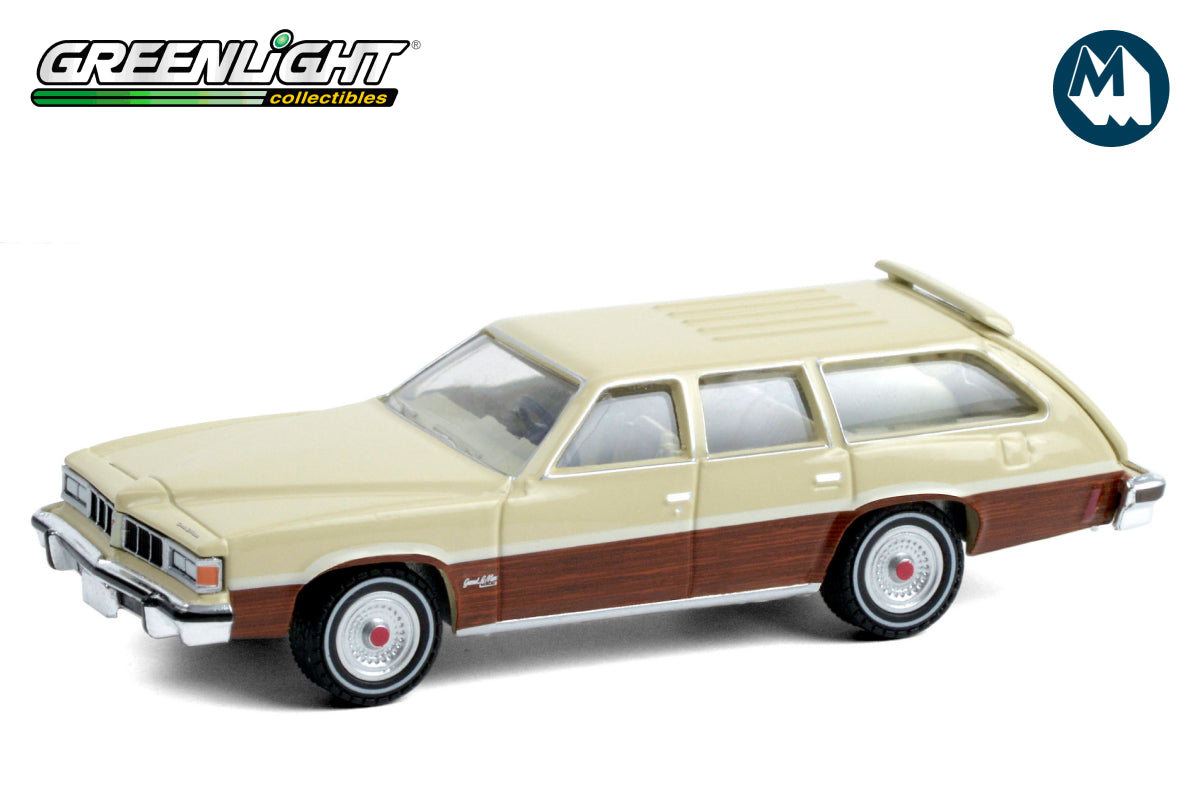 1976 Pontiac Grand LeMans Safari (Bavarian Cream with Woodgrain)