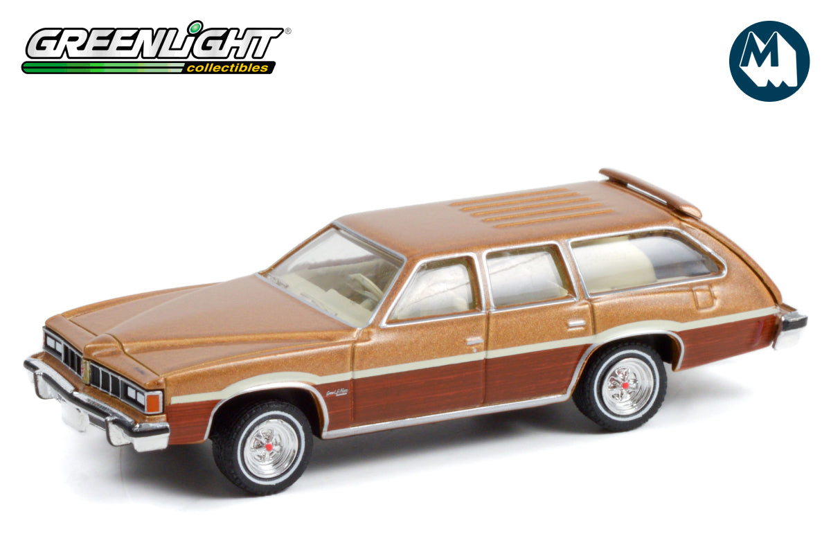 1976 Pontiac Grand LeMans Safari (Sandstone and Woodgrain)
