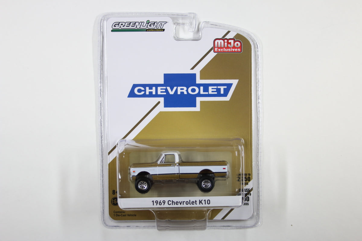 1969 Chevrolet K10 (Gold & White)