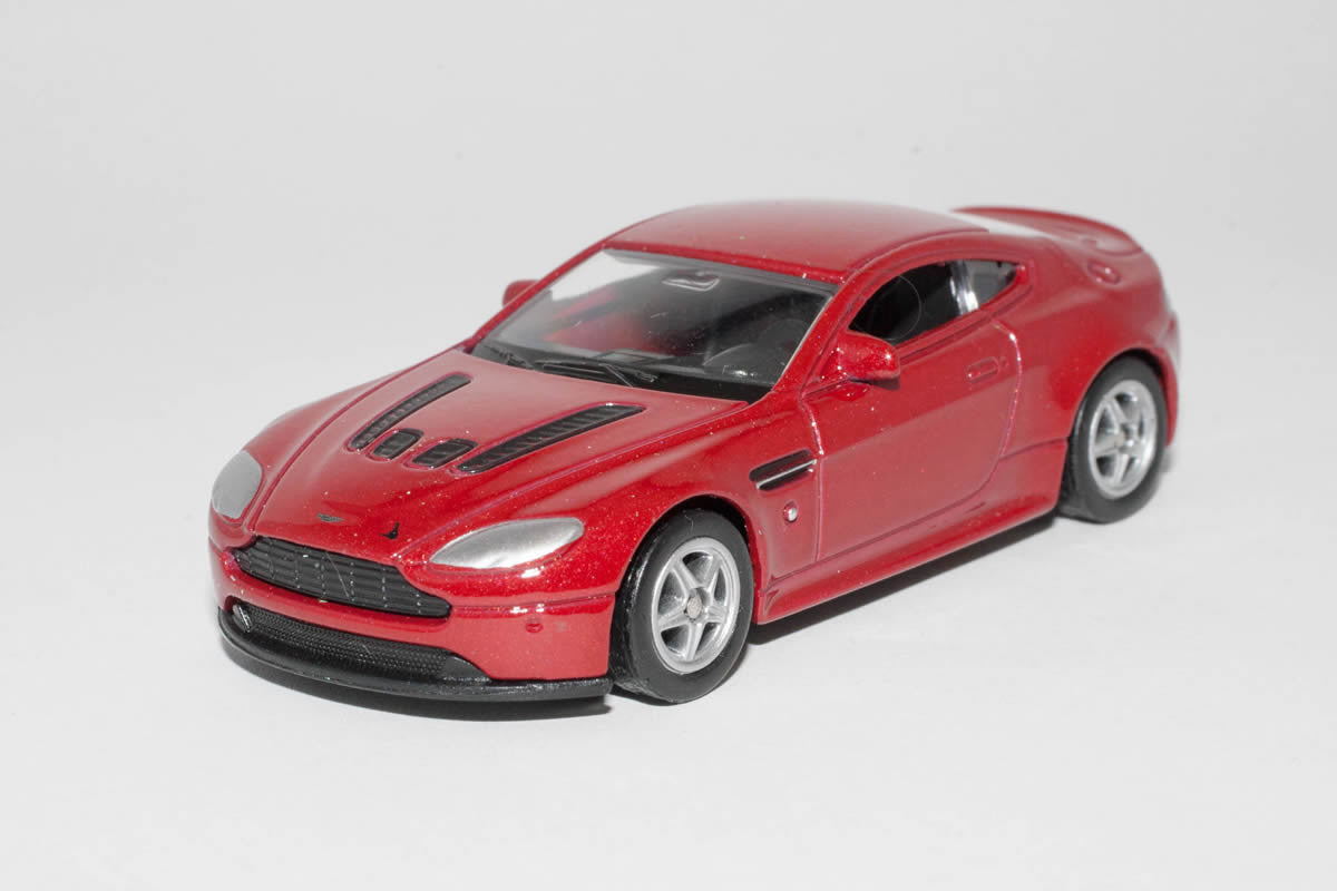 Aston Martin V12 Vantage