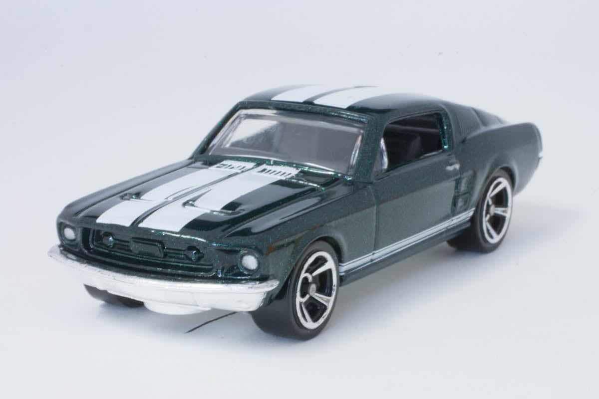 Hot Wheels Fast & Furious 2013 / #4 - 1967 Ford Mustang